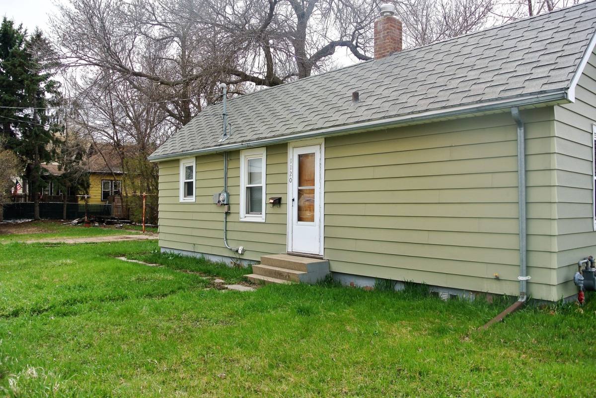 Apartment for rent at 1120 6th Ave NE, Minot, ND 58703