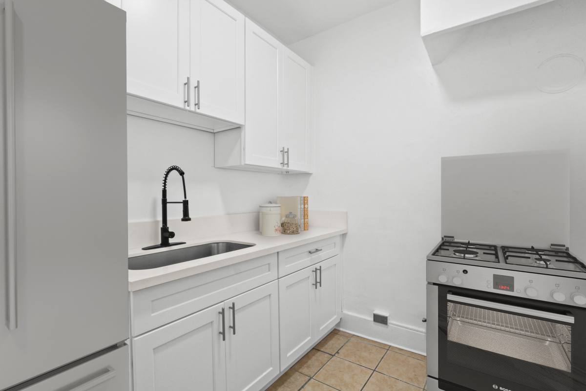 Apartment for rent at 1344 4th St #7, Los Angeles, CA 90017
