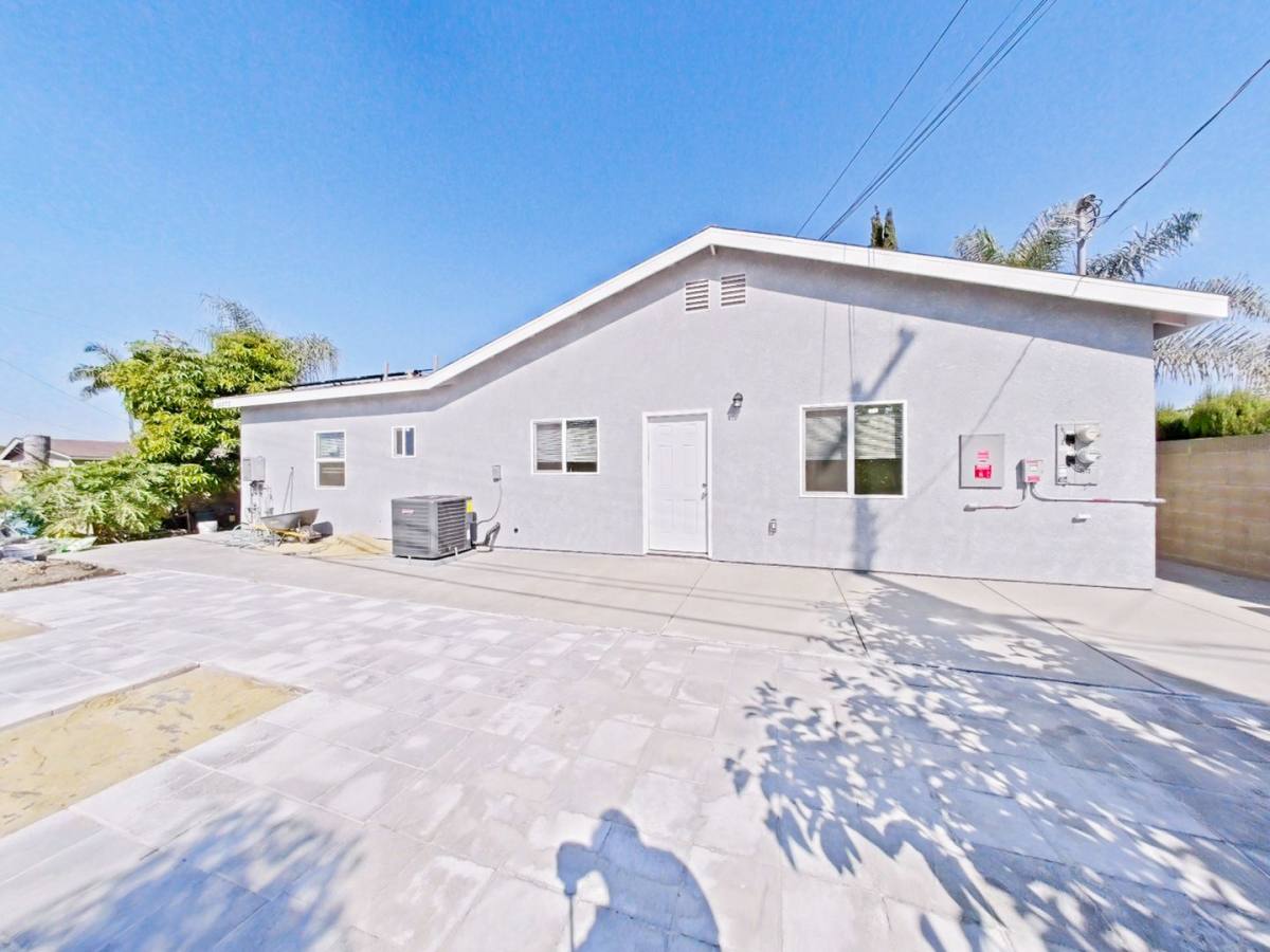 House for rent at 10572 Chamberlain Ave, Anaheim, CA 92804