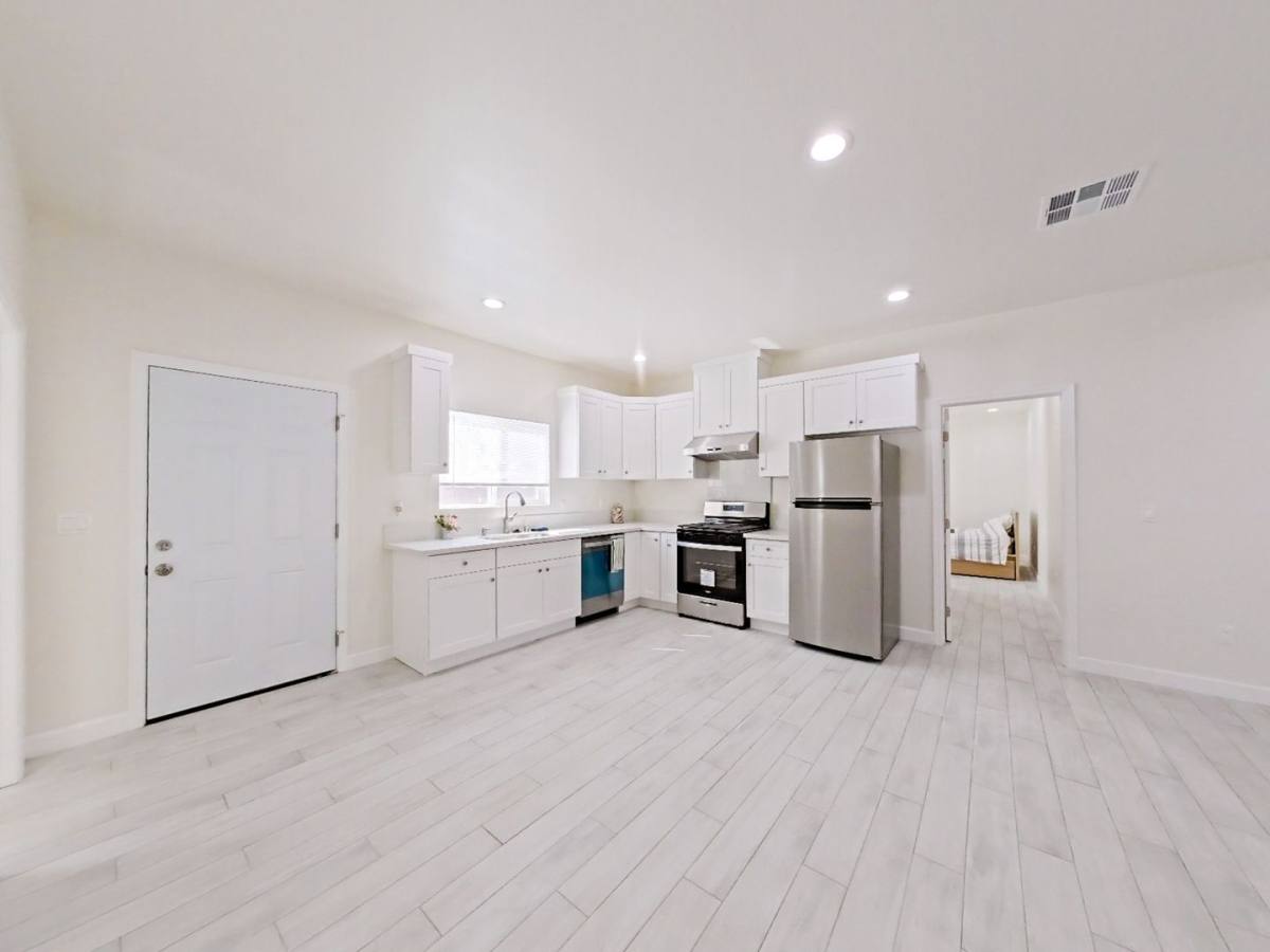 House for rent at 10572 Chamberlain Ave, Anaheim, CA 92804