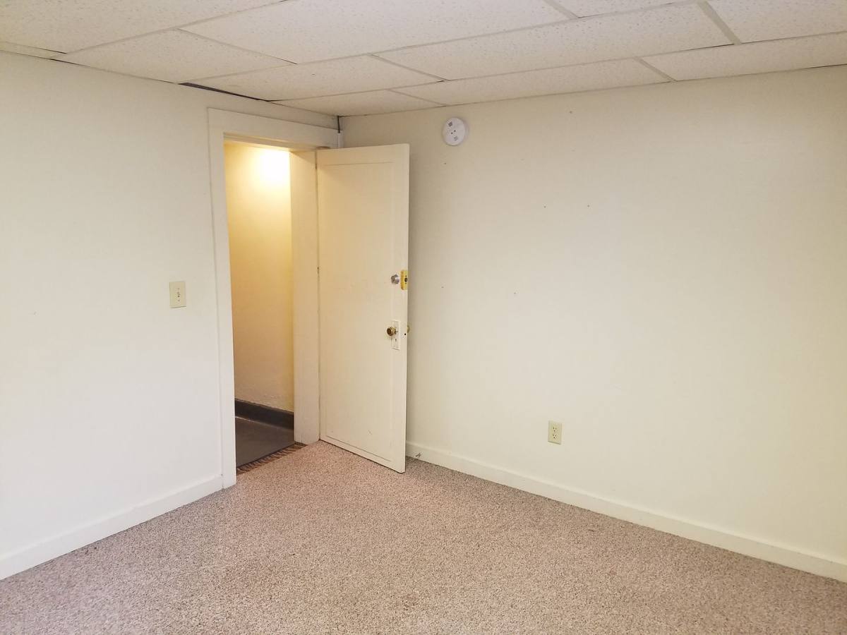 Apartment for rent at 810 W 25th St, Cedar Falls, IA 50613