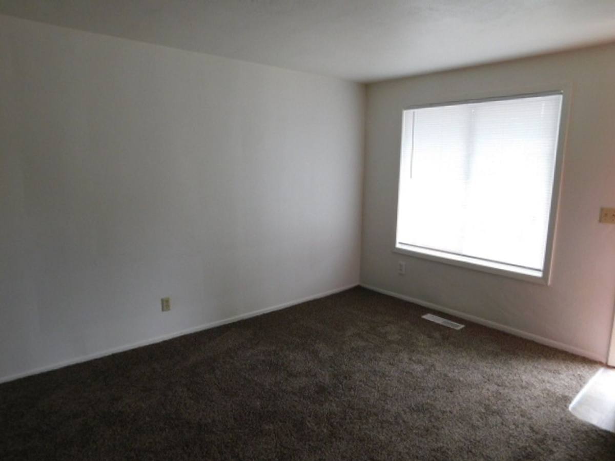 Apartment for rent at 4352 10th Court SE, Salem, OR 97302