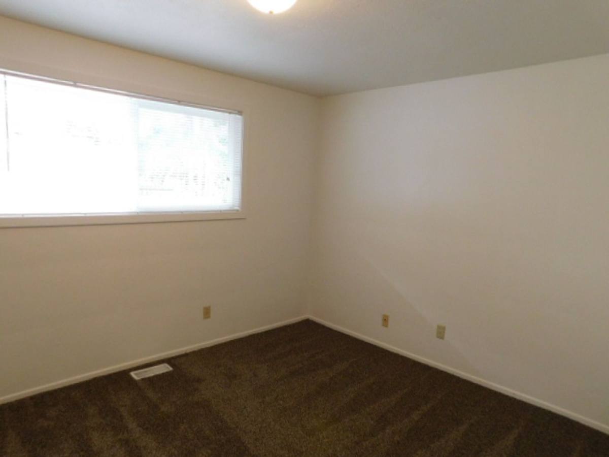 Apartment for rent at 4352 10th Court SE, Salem, OR 97302