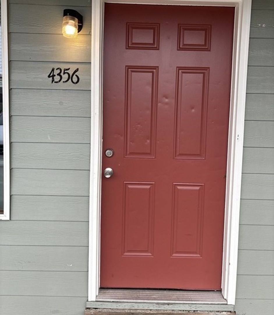 Apartment for rent at 4352 10th Court SE, Salem, OR 97302