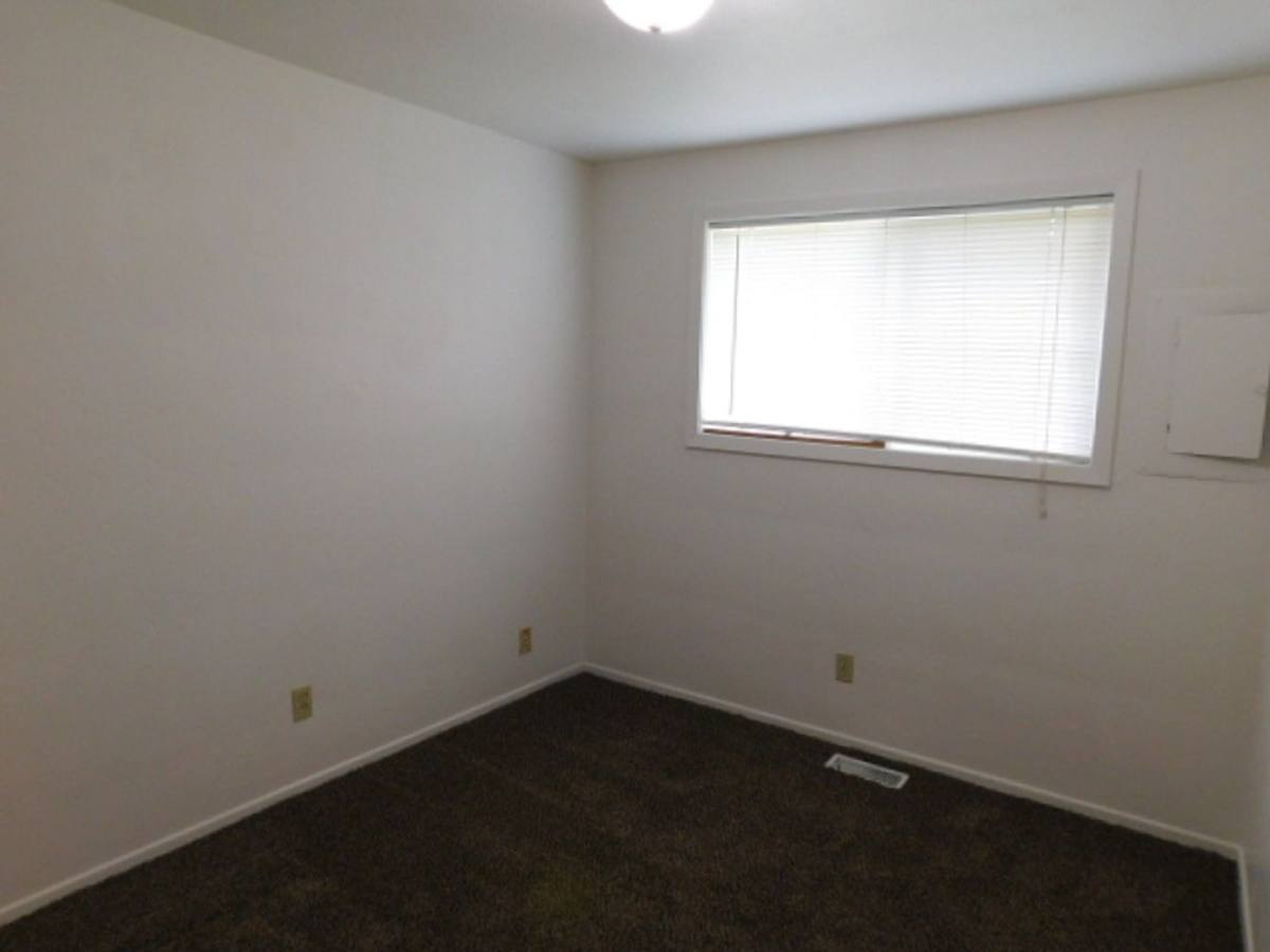 Apartment for rent at 4352 10th Court SE, Salem, OR 97302