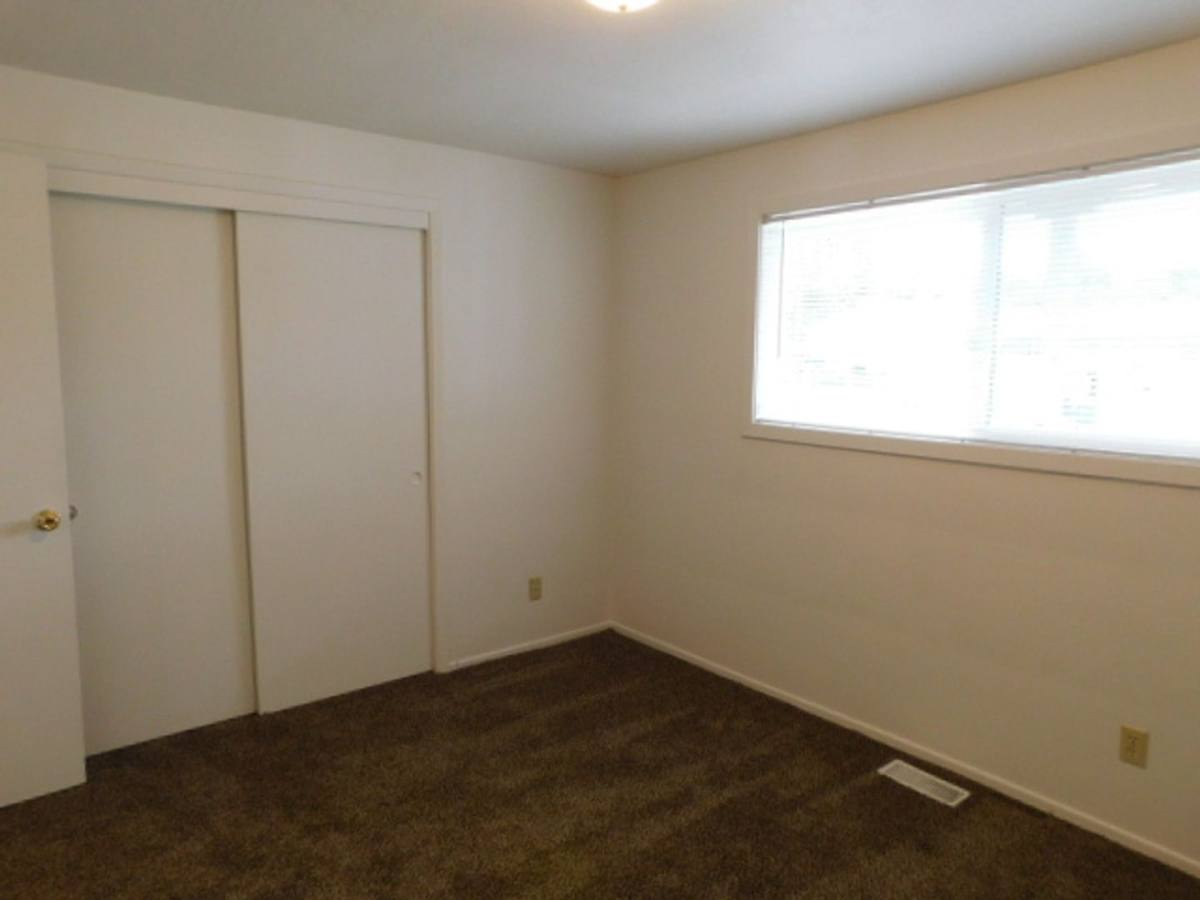 Apartment for rent at 4352 10th Court SE, Salem, OR 97302