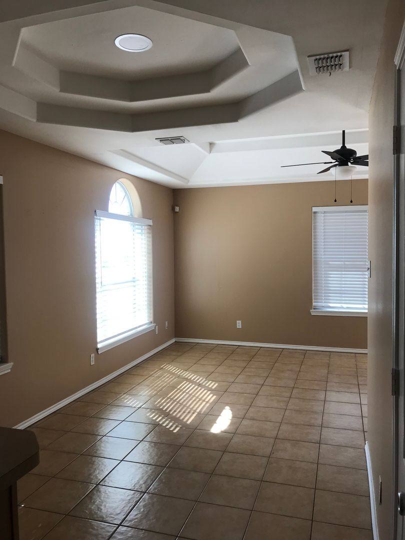 Apartment for rent at 405 La Mancha Dr, Edinburg, TX 78541
