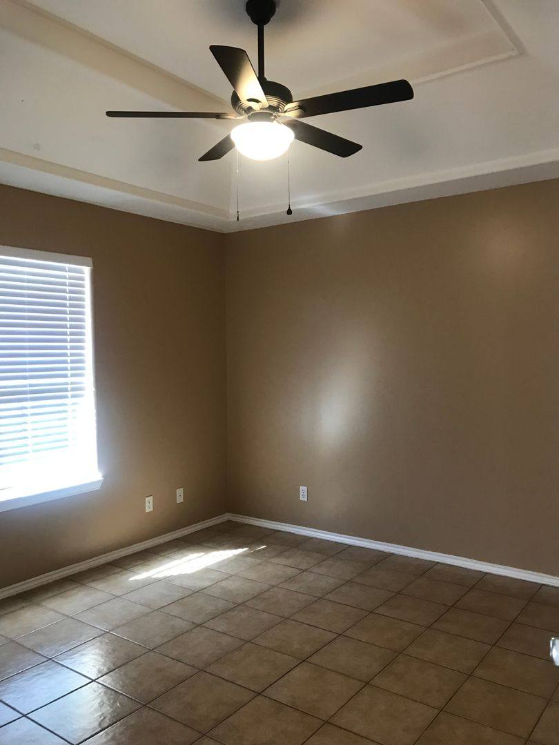 Apartment for rent at 405 La Mancha Dr, Edinburg, TX 78541