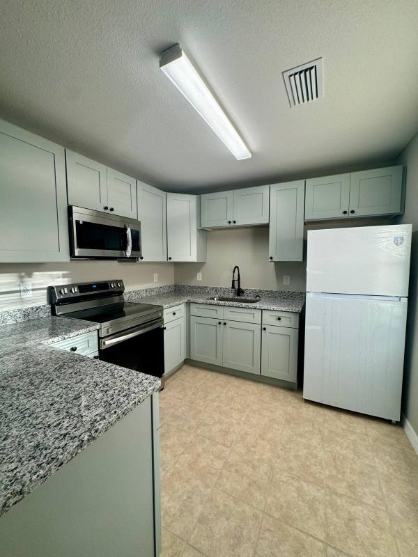 Townhouse for rent at 197 Dairy Rd #A, Auburndale, FL 33823