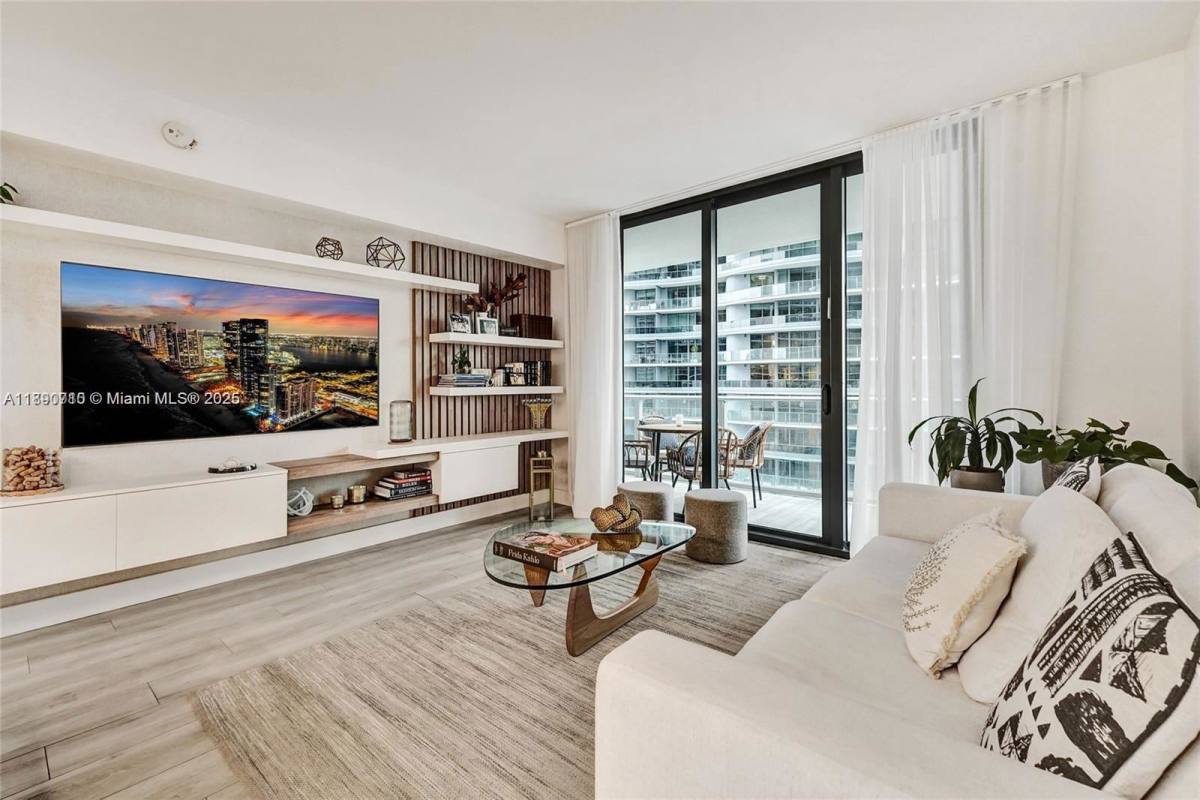Condo for rent at 1010 Brickell Ave, Miami, FL 33131