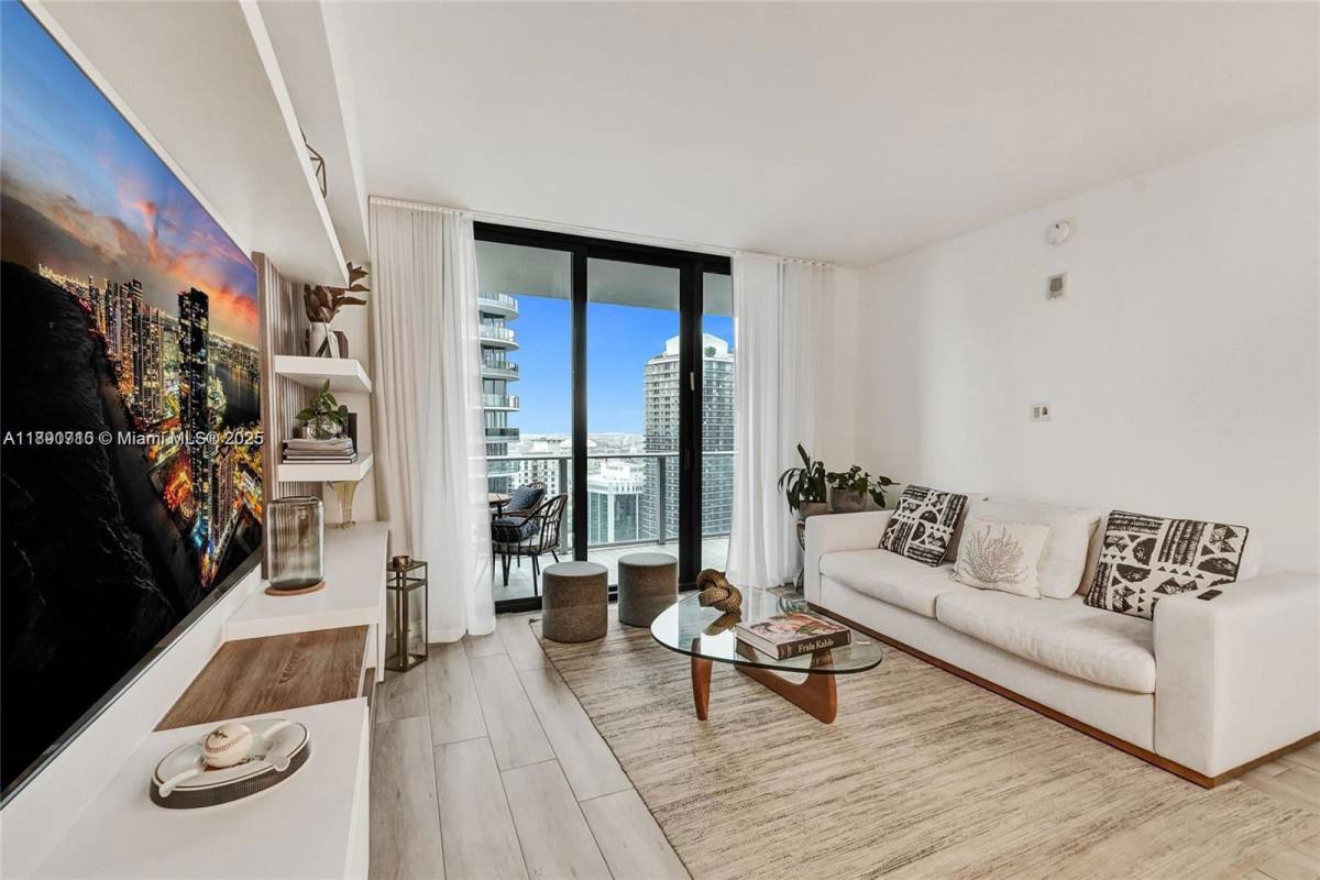 Condo for rent at 1010 Brickell Ave, Miami, FL 33131