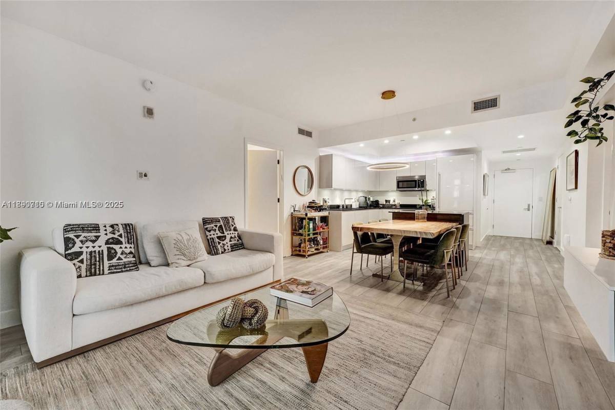 Condo for rent at 1010 Brickell Ave, Miami, FL 33131
