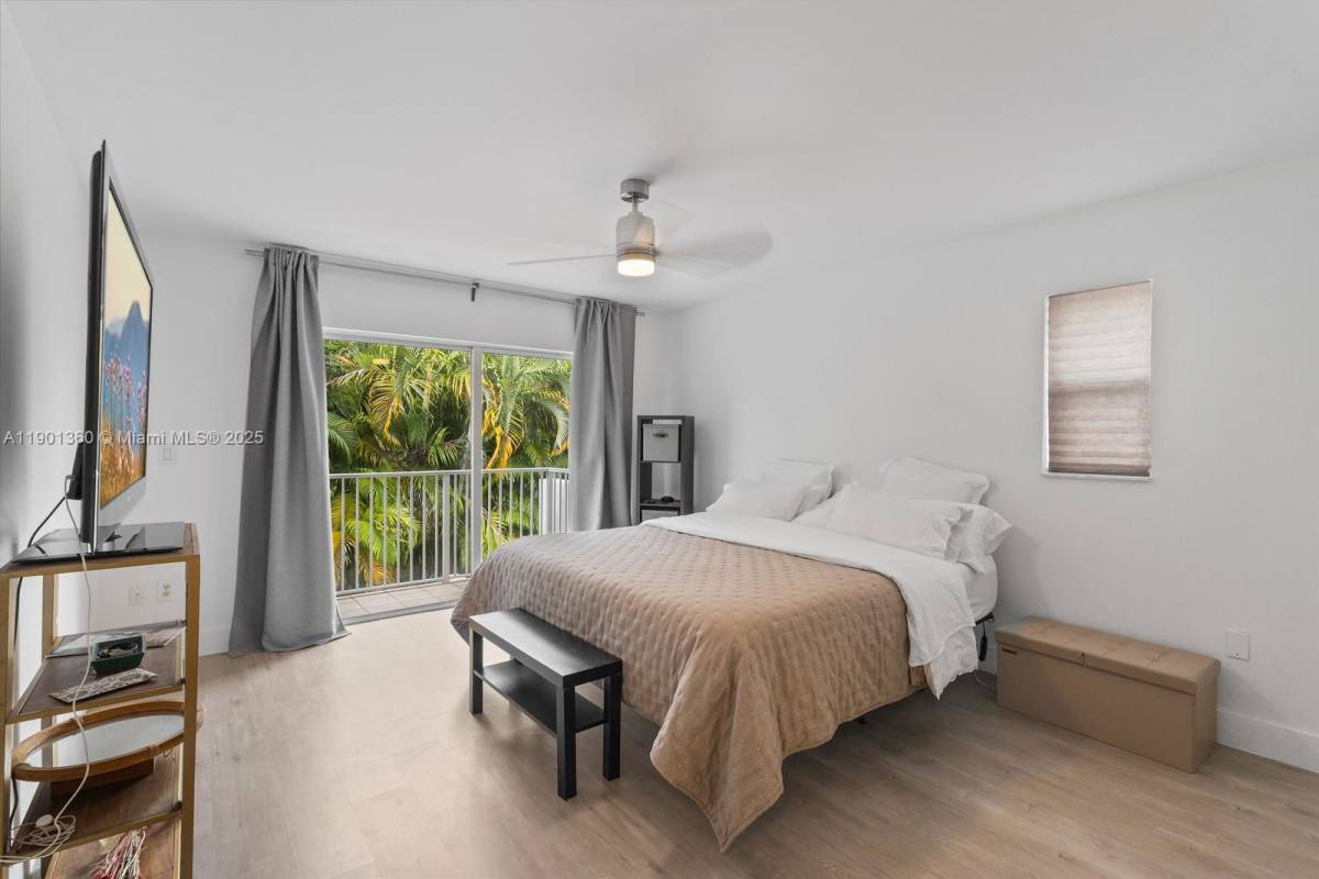 Townhouse for rent at 11389 NW 87th Ave #9, Miami, FL 33178