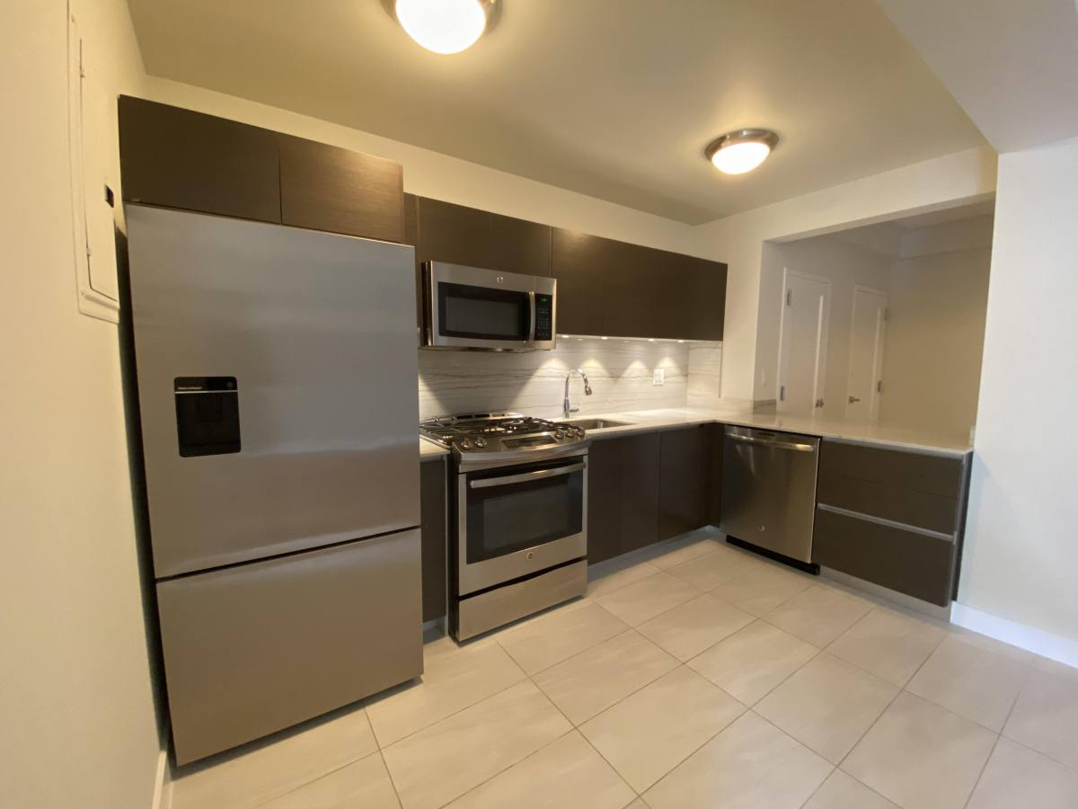 Apartment for rent at 400 E 58th St #14, New York, NY 10022