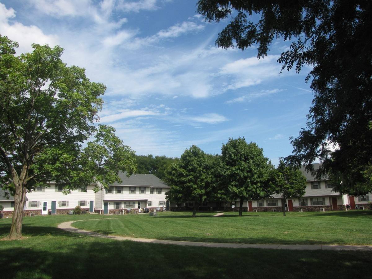 Apartment for rent at Beacon Place, 426 Beacon St, Toledo, OH 43620