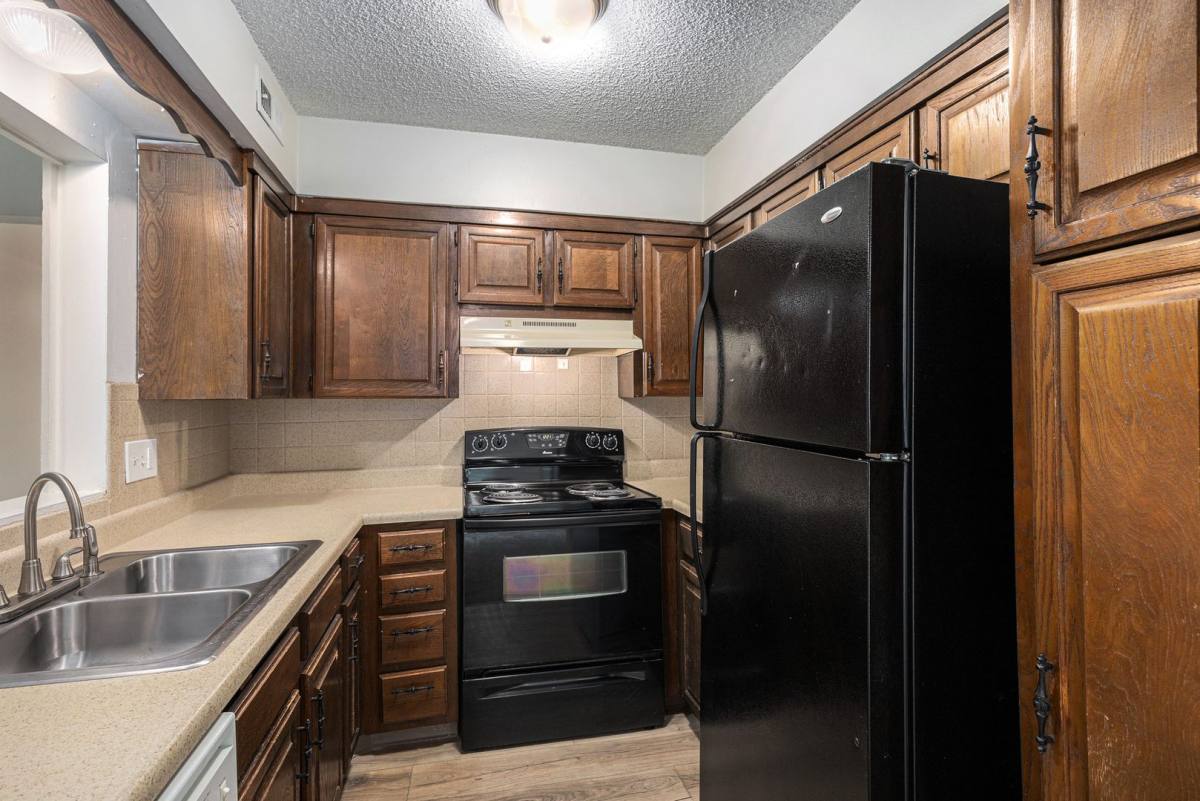 Apartment for rent at 7005 N Bales Ave, Kansas City, MO 64119