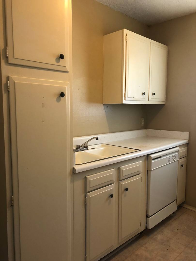 Apartment for rent at 1140-1160 Oregon Ave, Beaumont, TX 77705