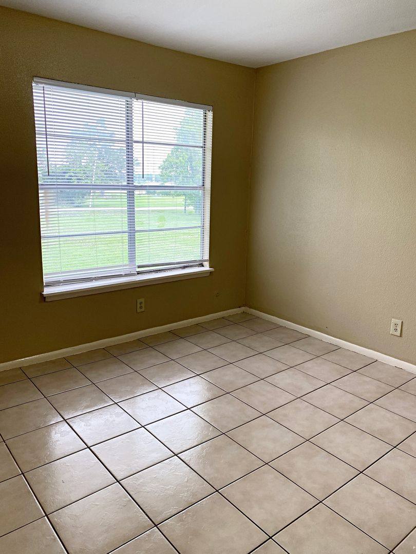 Apartment for rent at 1140-1160 Oregon Ave, Beaumont, TX 77705