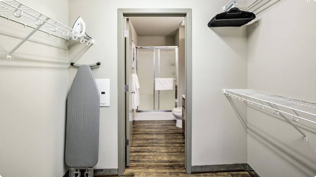 Apartment for rent at 1524 Cuming St, Omaha, NE 68102