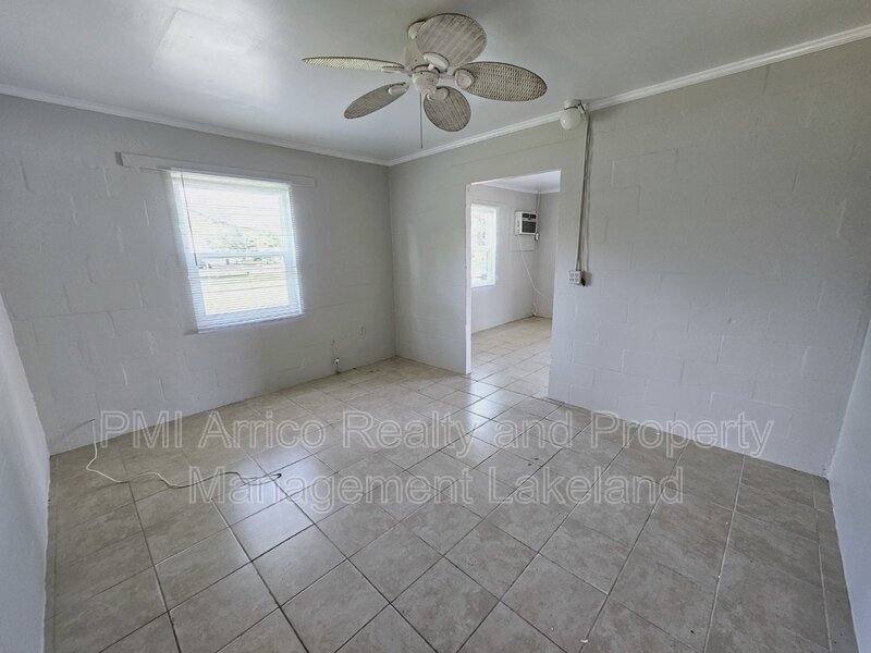 Apartment for rent at 324 Pearl St #2, Lake Wales, FL 33853