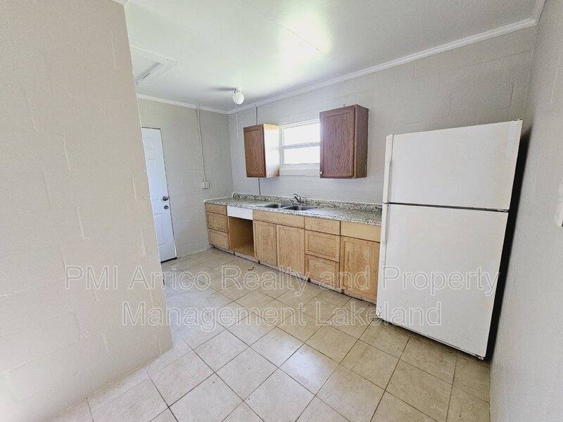 Apartment for rent at 324 Pearl St #2, Lake Wales, FL 33853
