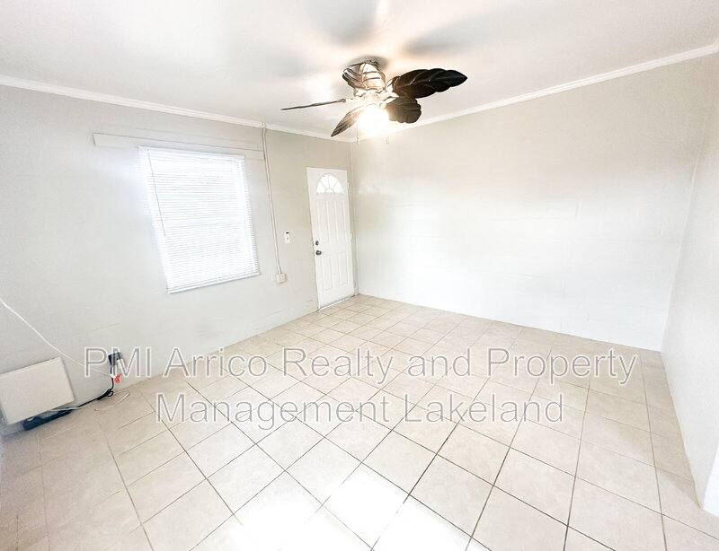 Apartment for rent at 324 Pearl St #2, Lake Wales, FL 33853