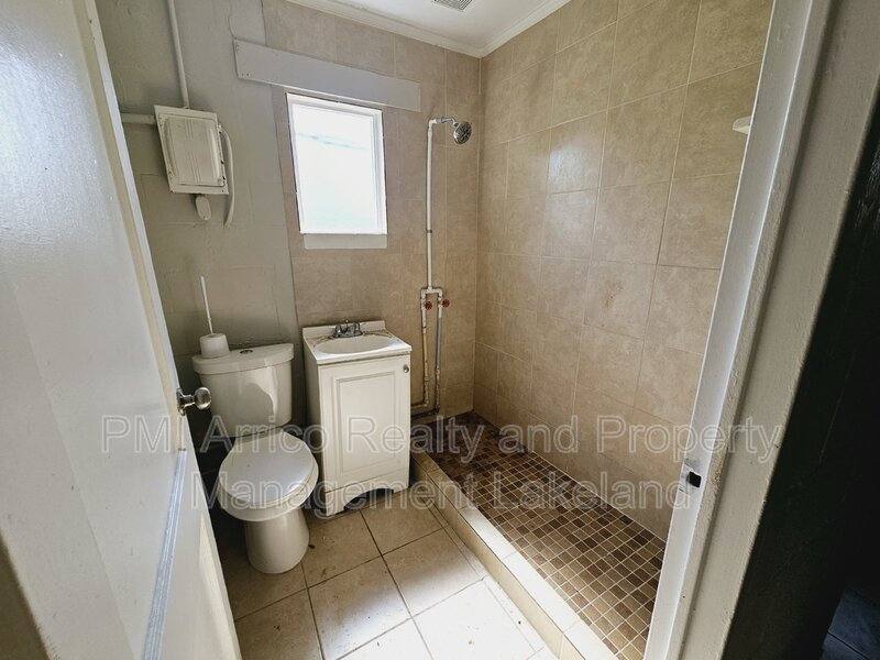 Apartment for rent at 324 Pearl St #2, Lake Wales, FL 33853