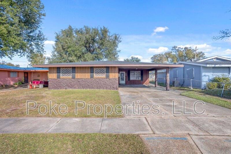 House for rent at 2821 General Doolittle Ave, Lake Charles, LA 70615