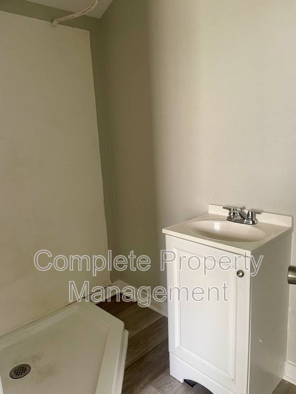 House for rent at 6721 Grasselli Rd, Fairfield, AL 35064