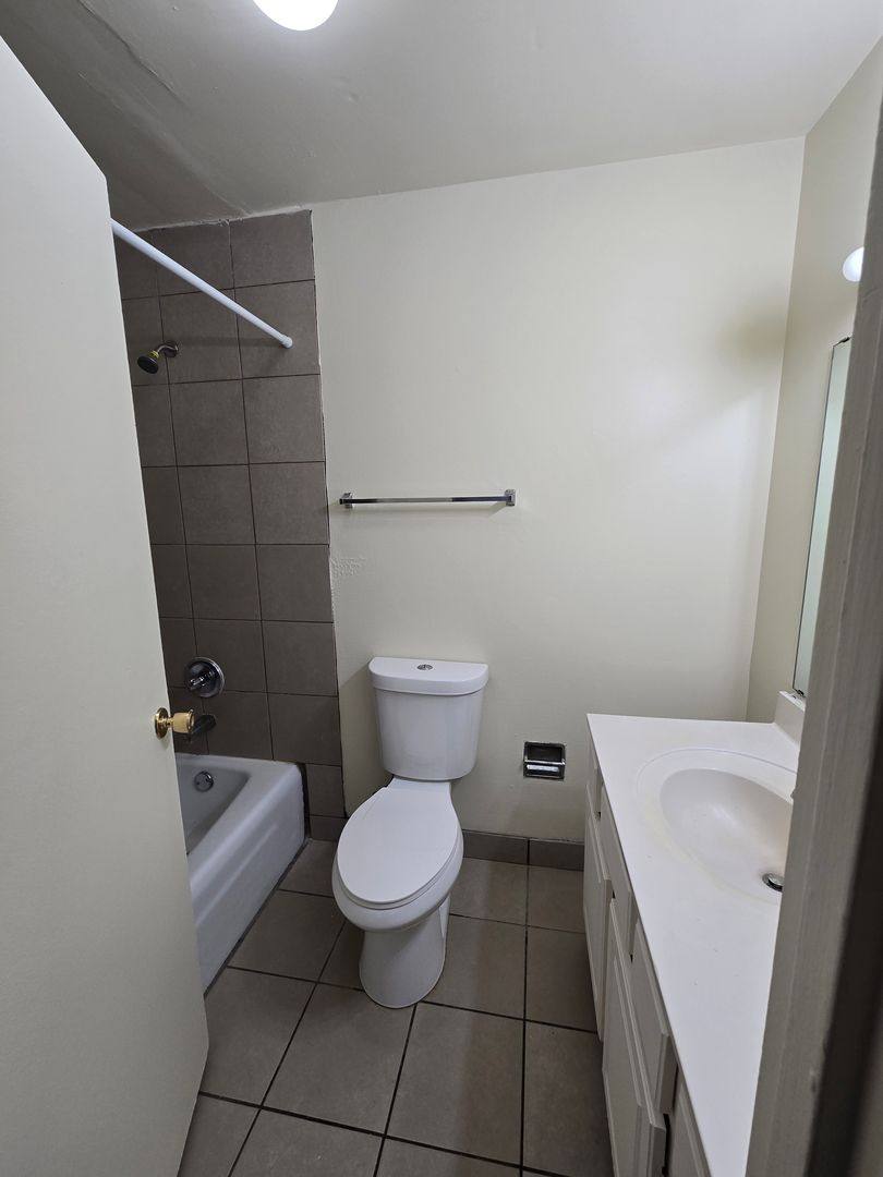 Apartment for rent at 444 Gramercy Dr, Rockford, IL 61107