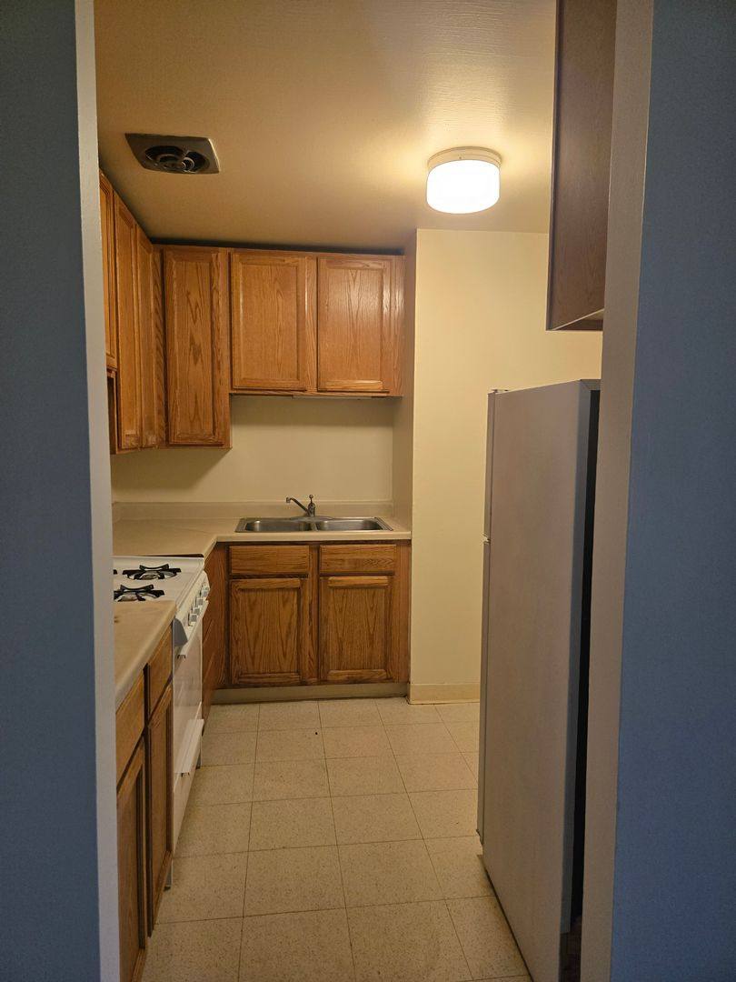 Apartment for rent at 444 Gramercy Dr, Rockford, IL 61107