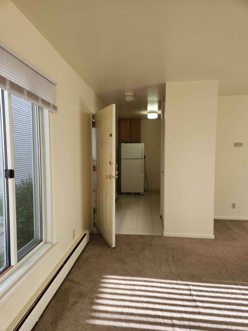 Apartment for rent at 444 Gramercy Dr, Rockford, IL 61107