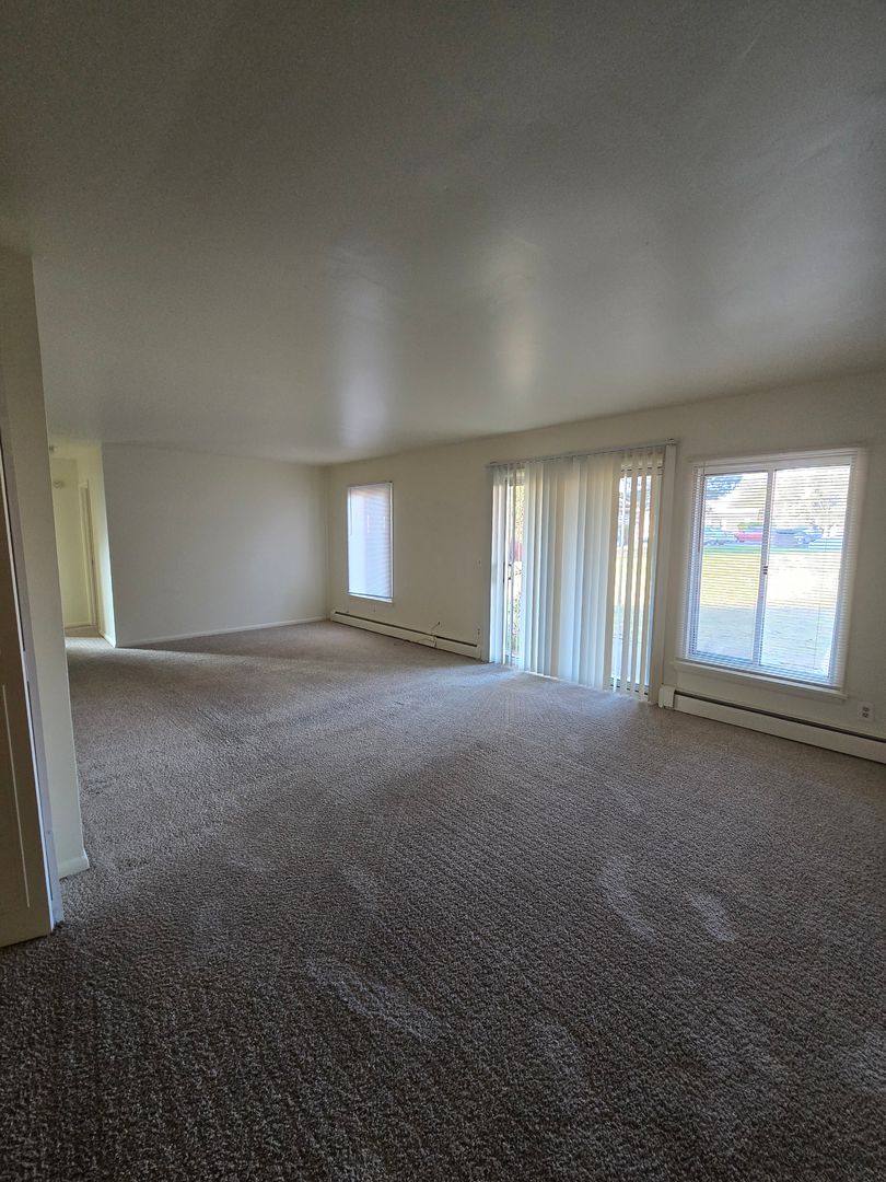 Apartment for rent at 444 Gramercy Dr, Rockford, IL 61107