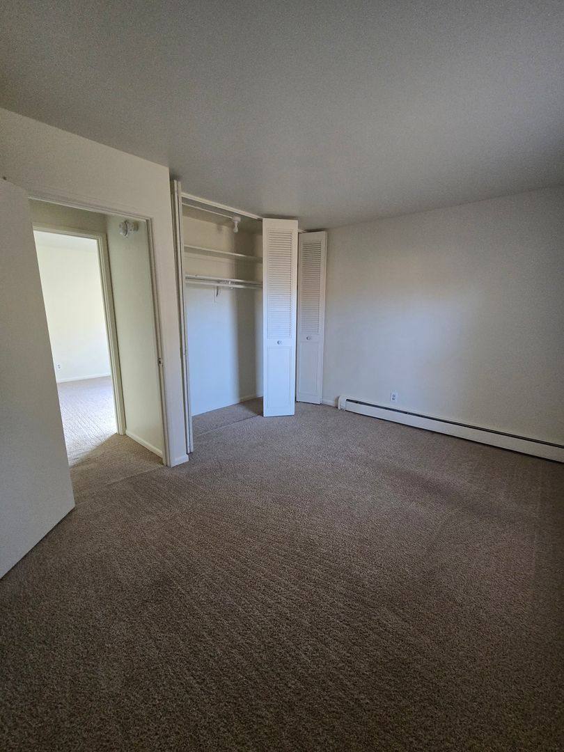 Apartment for rent at 444 Gramercy Dr, Rockford, IL 61107