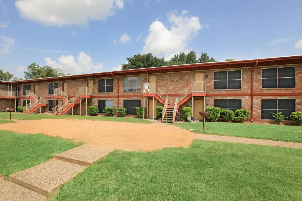 Apartment for rent at 313 Sunnyside St, Houston, TX 77076