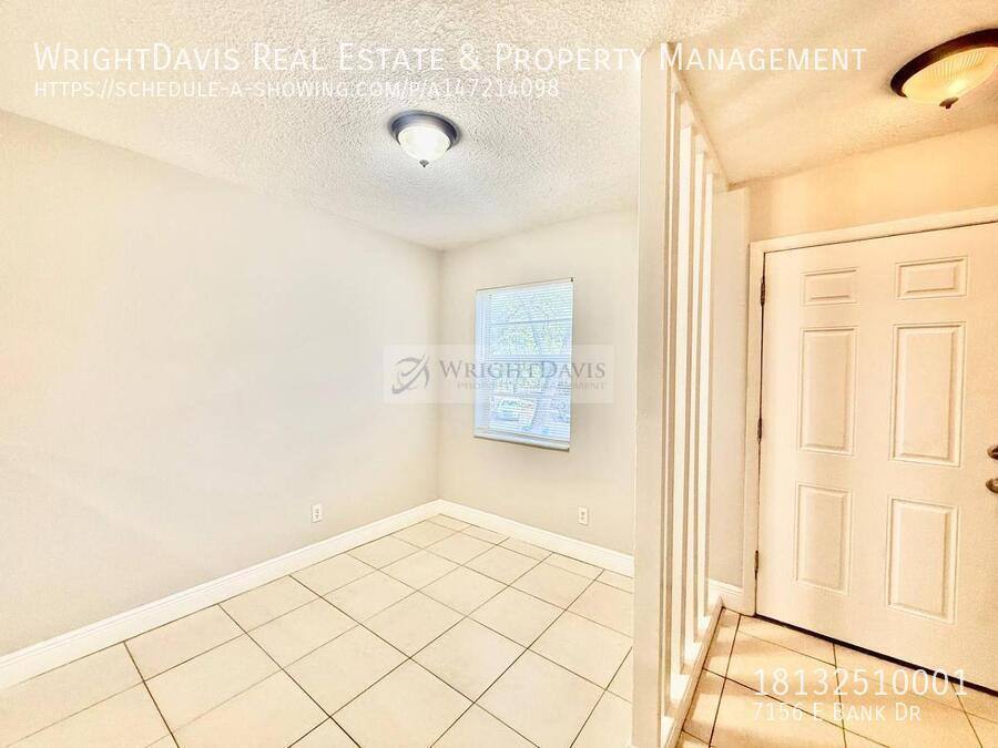 Condo for rent at 7156 E Bank Dr, Tampa, FL 33617