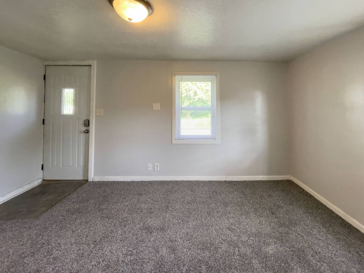 Apartment for rent at 1521 E Kirby Ave, Muncie, IN 47302