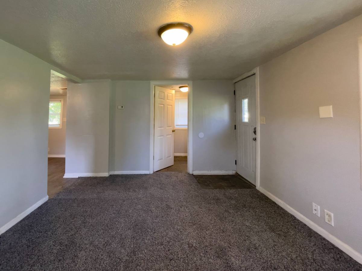 Apartment for rent at 1521 E Kirby Ave, Muncie, IN 47302