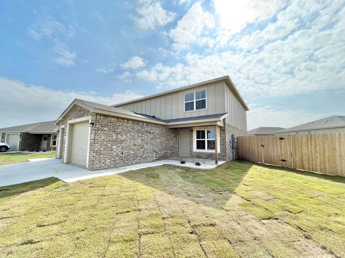 Townhouse for rent at 1810 Montell St, Copperas Cove, TX 76522