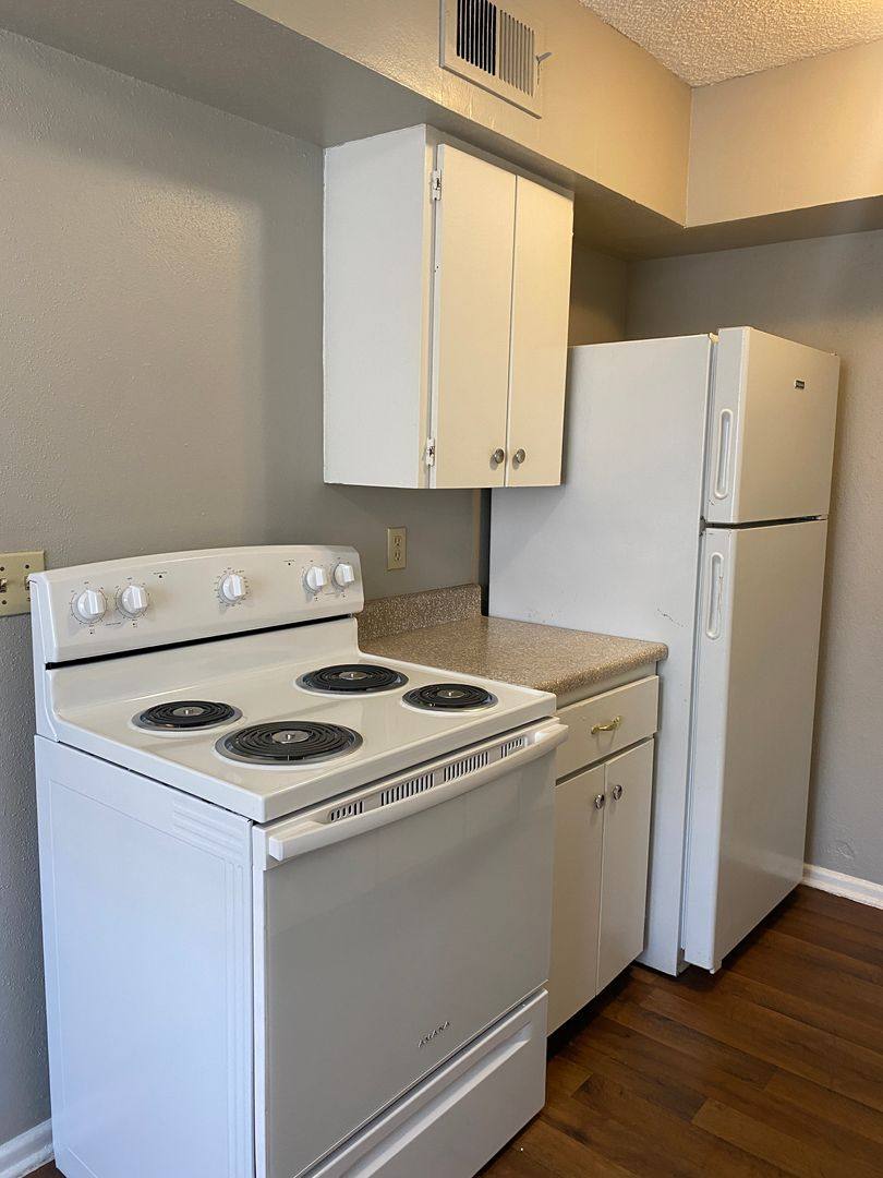 Apartment for rent at 701 E Grayson St, San Antonio, TX 78208