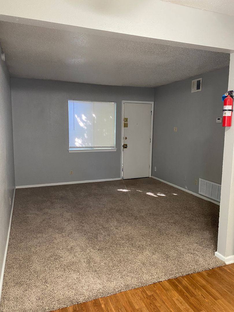 Apartment for rent at 701 E Grayson St, San Antonio, TX 78208