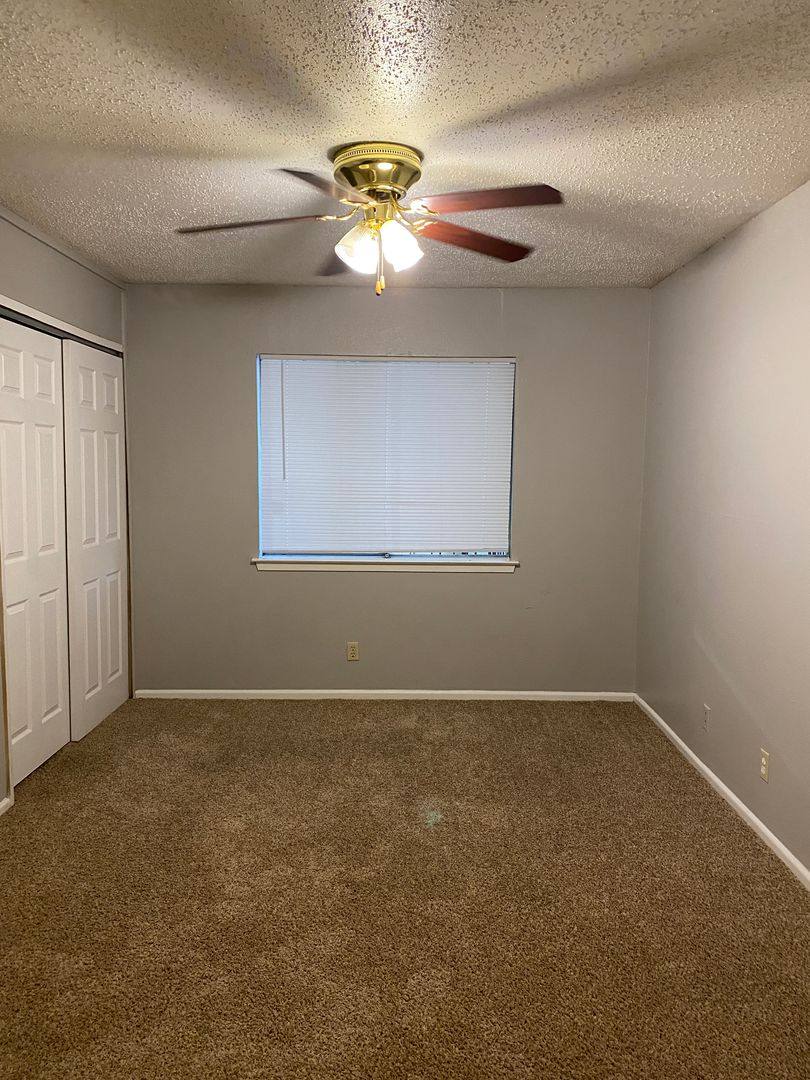 Apartment for rent at 701 E Grayson St, San Antonio, TX 78208