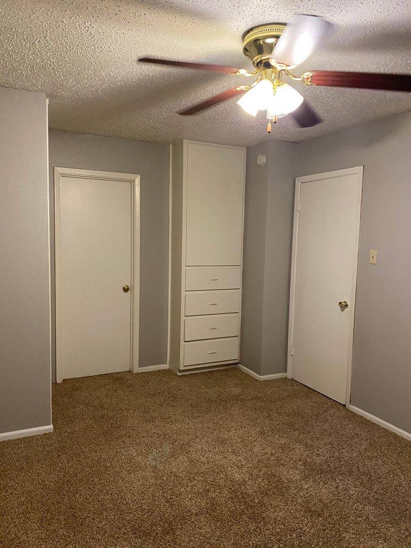 Apartment for rent at 701 E Grayson St, San Antonio, TX 78208