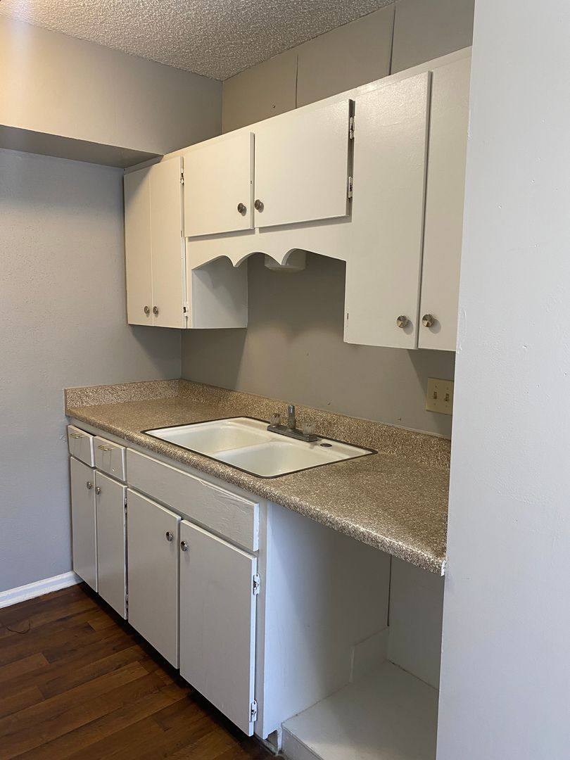 Apartment for rent at 701 E Grayson St, San Antonio, TX 78208
