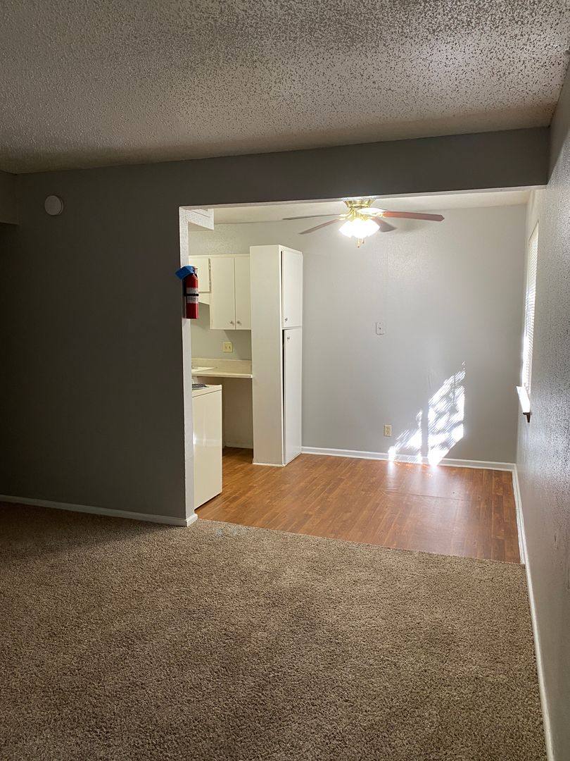 Apartment for rent at 701 E Grayson St, San Antonio, TX 78208