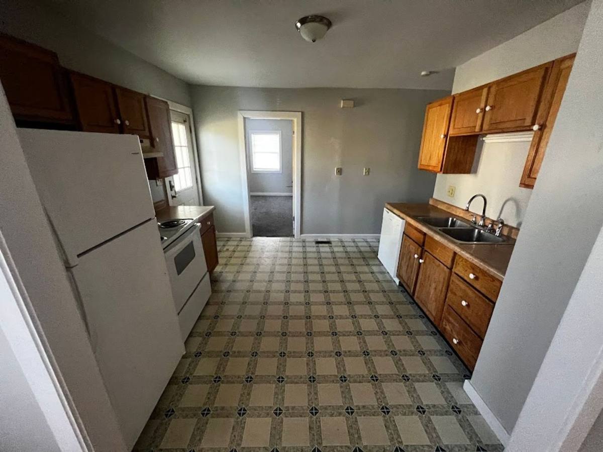 House for rent at 2020 N Glenwood Ave, Muncie, IN 47303