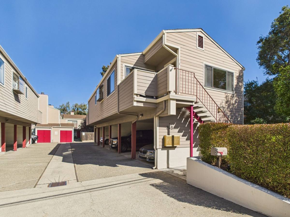 Townhouse for rent at 355 Casa Verde Way, Monterey, CA 93940