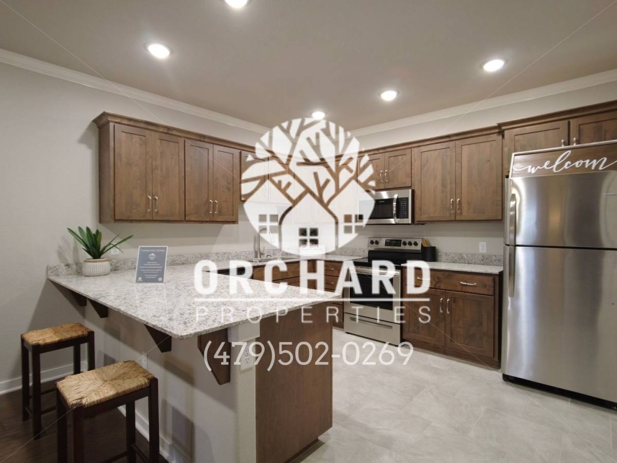 Apartment for rent at 1900 E Brookview Circle, Siloam Springs, AR 72761