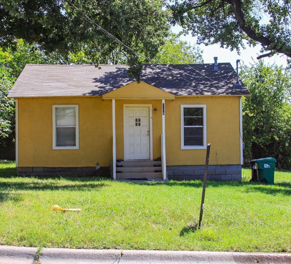 House for rent at 2119 Bernard St, Denton, TX 76205