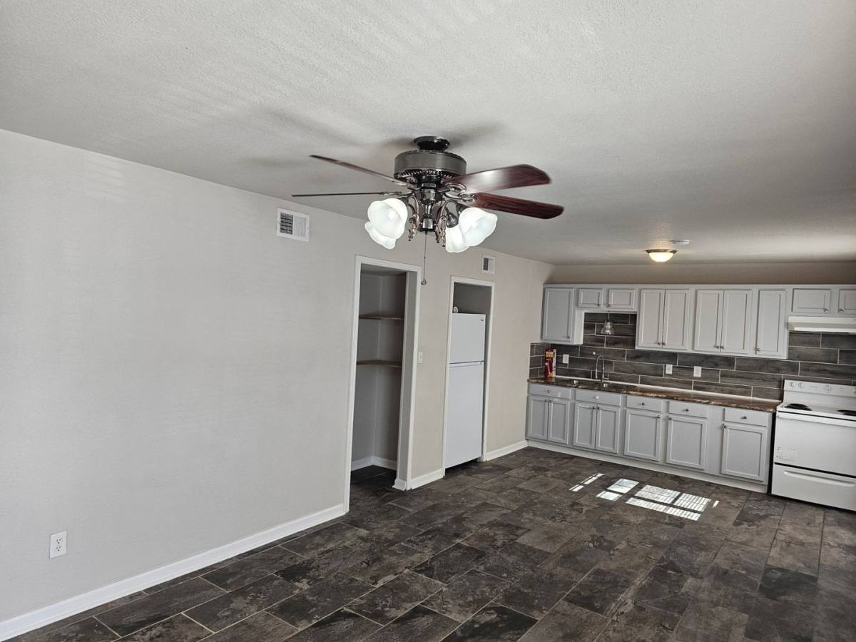 Apartment for rent at 306 N Gilmer St, Killeen, TX 76541